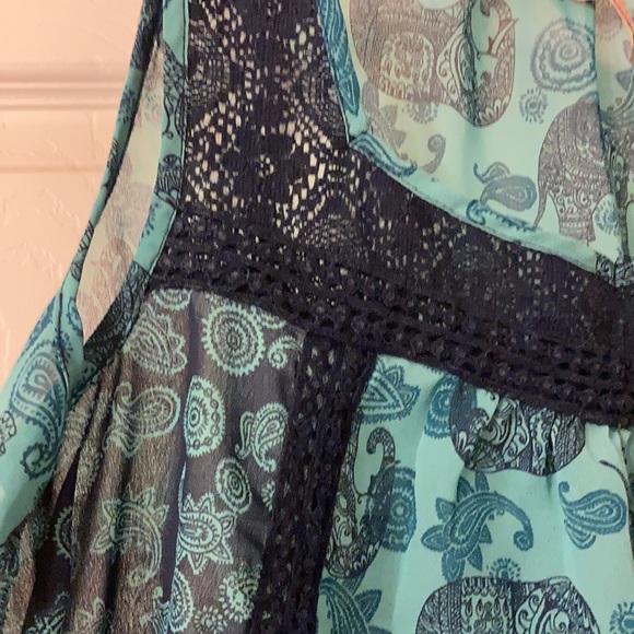 ⭐️⭐️Red Camel sheer tank top - size Small - navy and green elephants and paisley - Picture 3 of 7